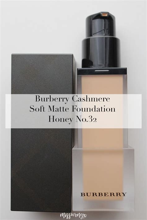 Burberry Honey No. 32 Cashmere Soft Matte Foundation